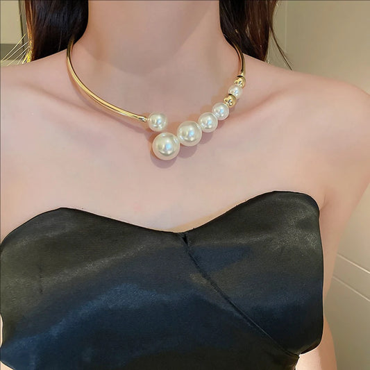Elegant Pearl Collar Necklace