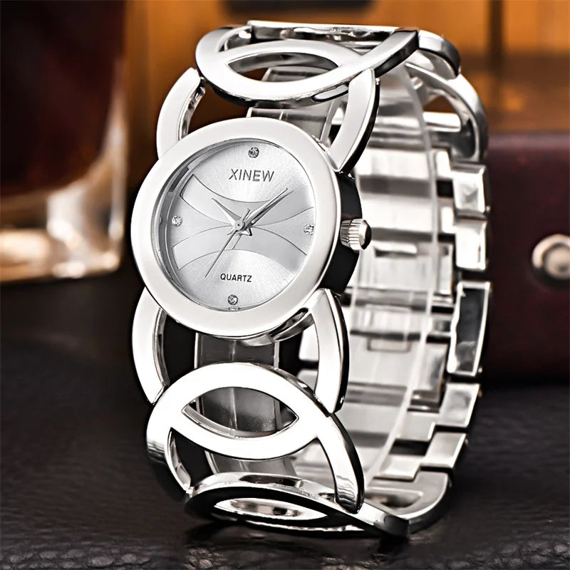 Ladies Circle Design Wristwatch