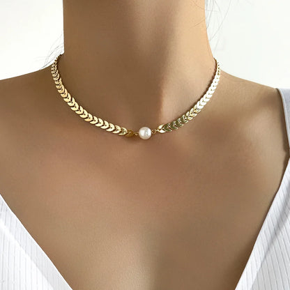 Elegant Beaded Pearl Necklace Women