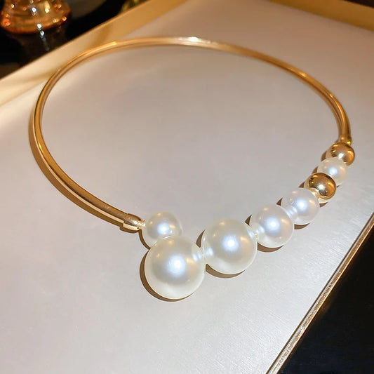 Elegant Pearl Collar Necklace