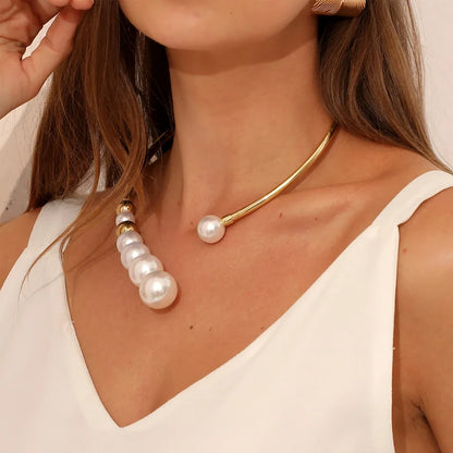 Elegant Pearl Collar Necklace