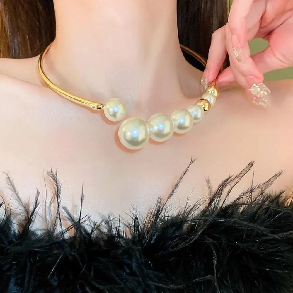 Elegant Pearl Collar Necklace