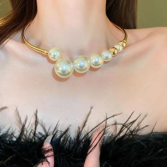 Elegant Pearl Collar Necklace