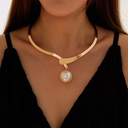 Luxe Pearl Statement Choker