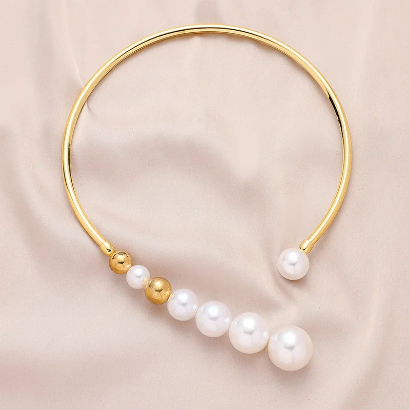 Elegant Pearl Collar Necklace