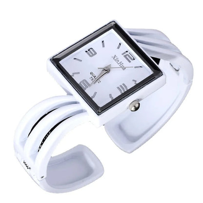 Luxe Time Square Wristwatch