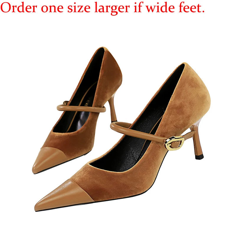 Brown high-heeled shoes with a strap on a white background, accompanied by text advising to order one size larger for wide feet.