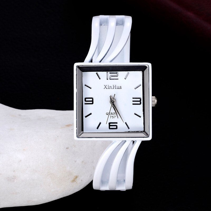 Luxe Time Square Wristwatch
